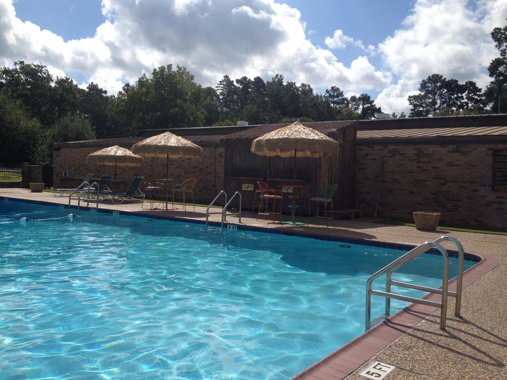 Crown Colony Villas Lufkin Exterior photo